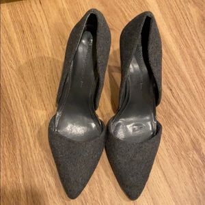 Charcoal Grey wool Banana Republic heels size 10